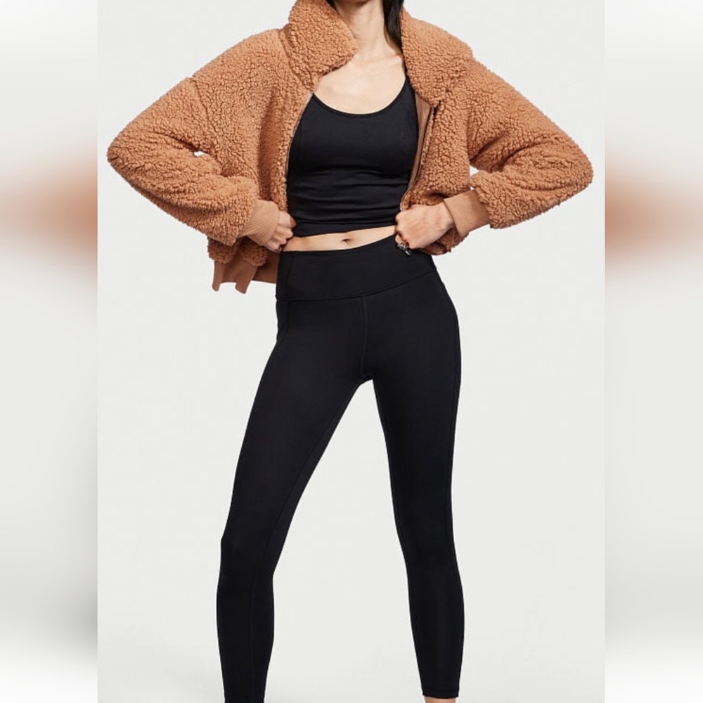 NWOT VICTORIA SECRET Essential Tank Top